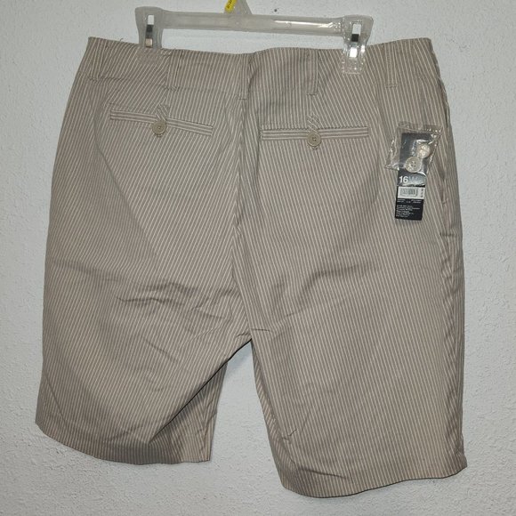 Mossino Ladie's stretch shorts, in size 16W NWT - Picture 6 of 12